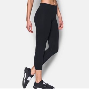 ☀️NWOT Under Armour Threadborne Capris☀️